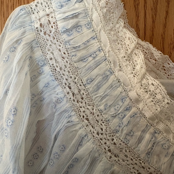 Dôen Misty Top Light Blue and White Blouse - Picture 3 of 4